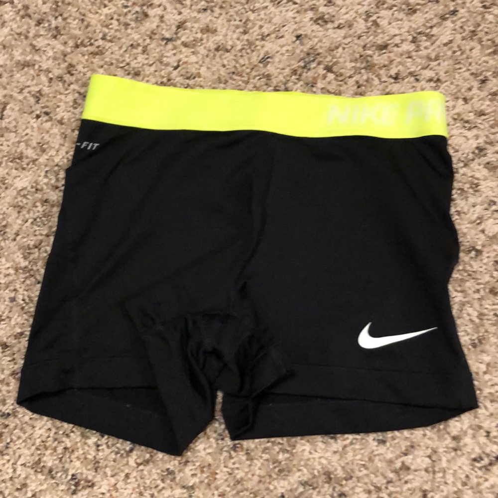 Nike black and yellow small shorts